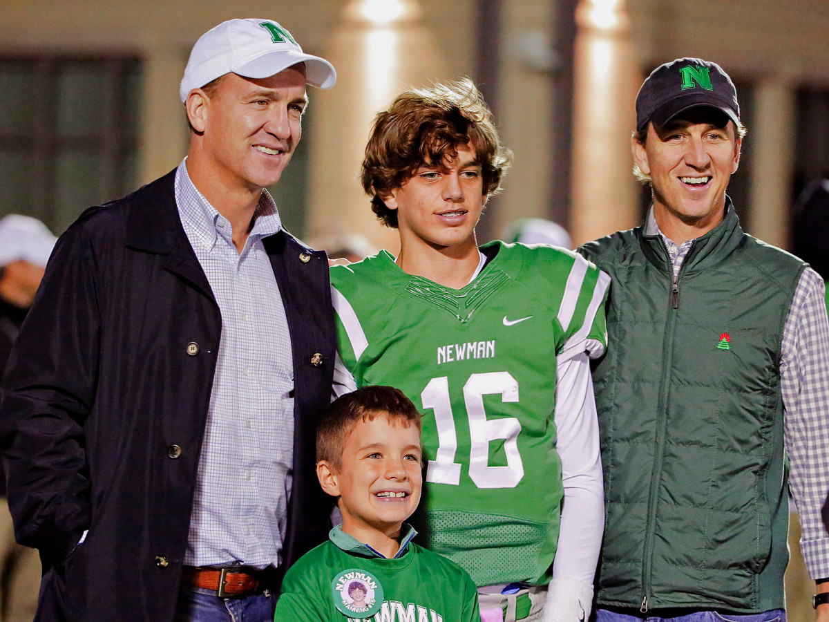 arch-peyton-eli-manning